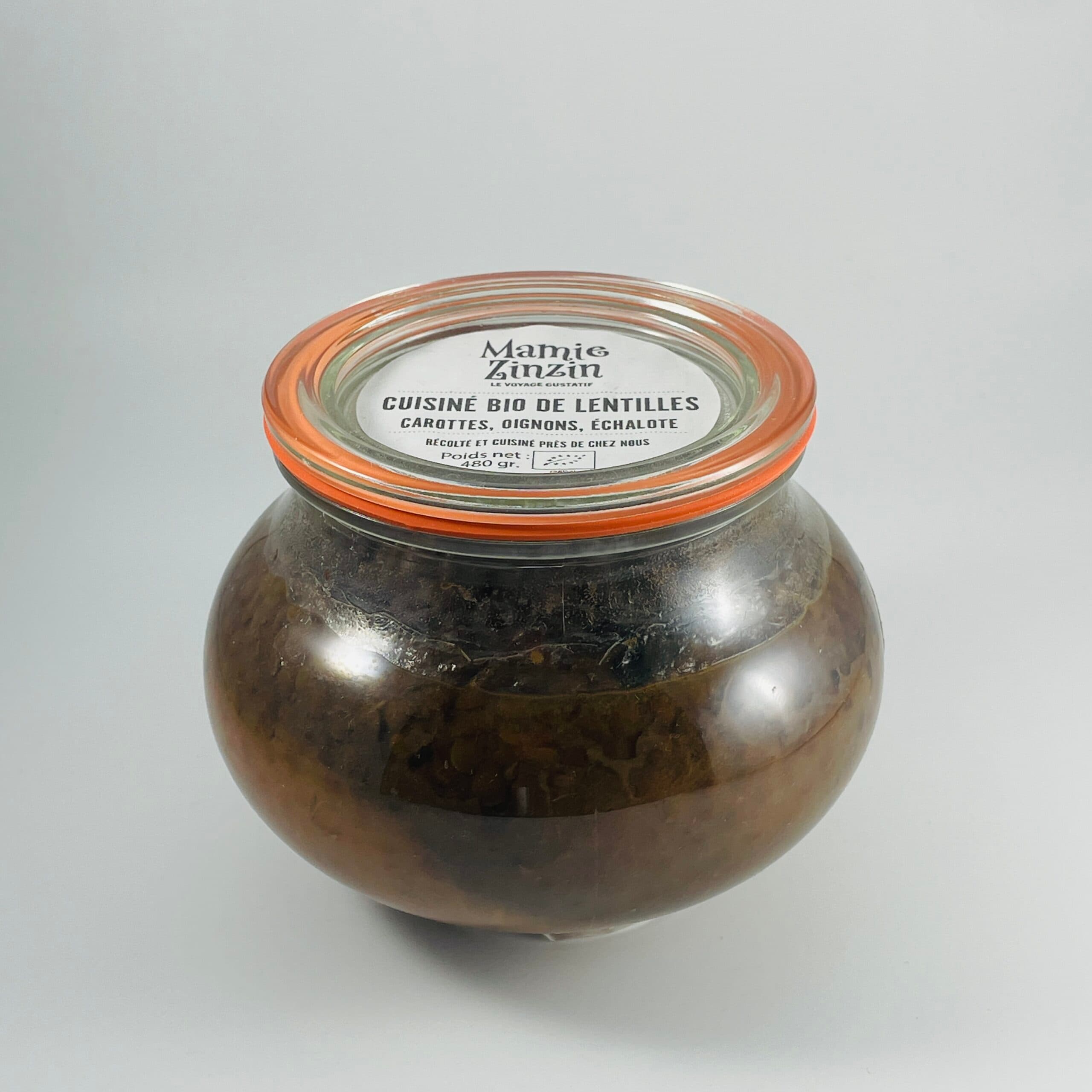 cuisiné bio de lentilles avec carottes, oignons